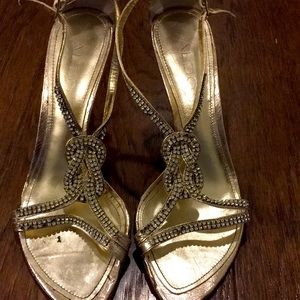 Gold Aldo knock shoe size 7